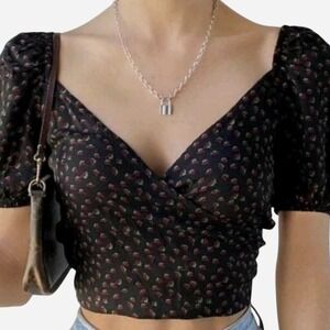 NWT‎ Urban Outfitters Puff Sleeve Black Strawberry Print Top Romantic Small